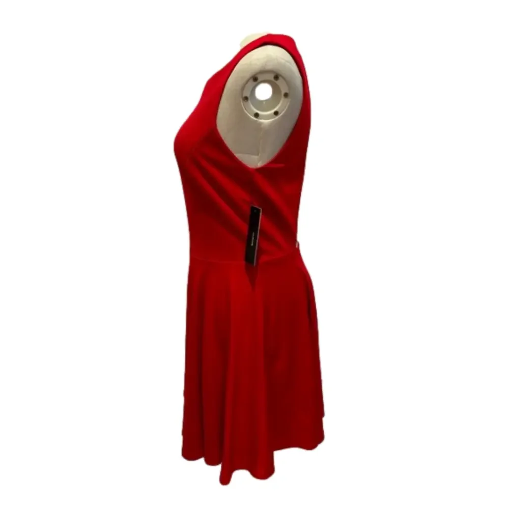 NWT RED BACKLESS LIVING FOR LOVE ROMANCE FIT & FLARE MINI DRESS LINED LULUS M - Picture 6 of 10